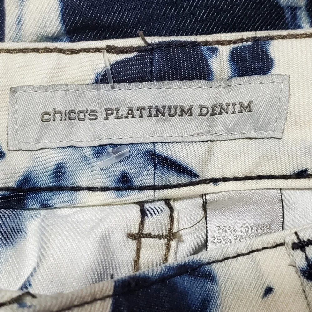 Chico's Women's Demin Indigo Blue Reverse Tie-Dye Jeans Size 0 Short - Picture 2 of 14